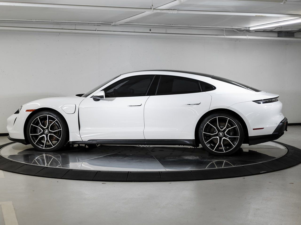 Certified 2022 Porsche Taycan RWD image 2
