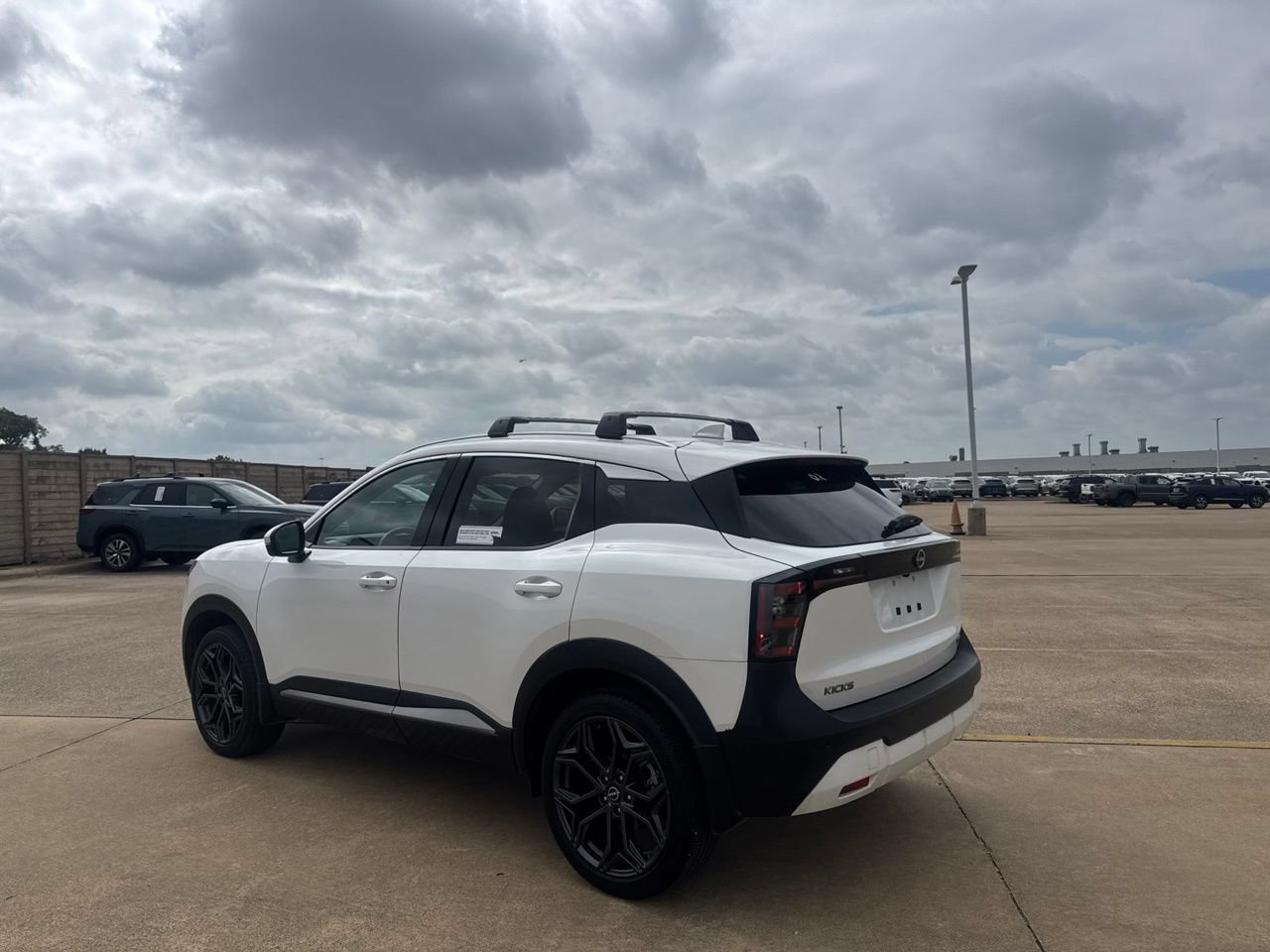Certified 2025 Nissan Kicks SR FWD image 15