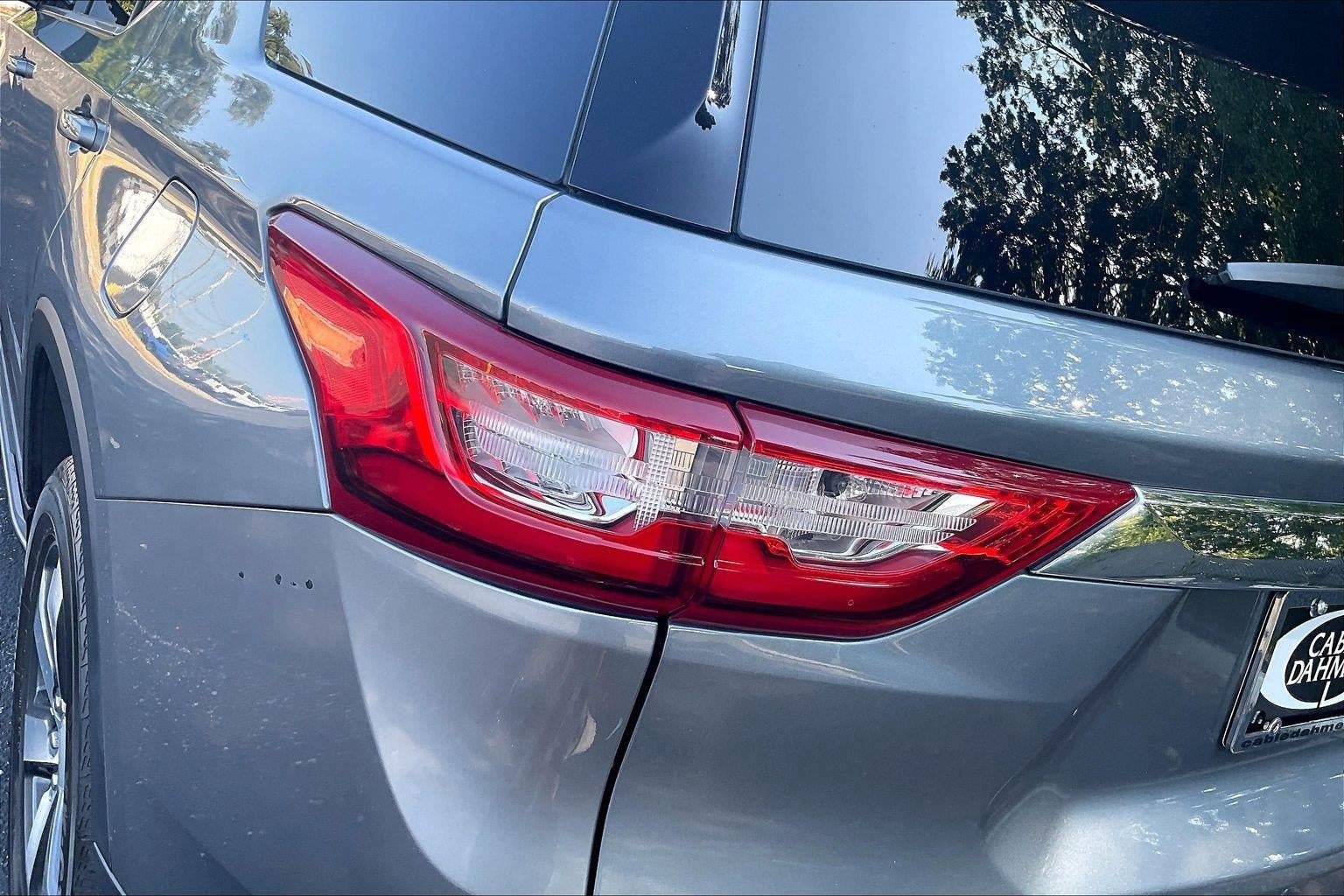 Used 2018 Chevrolet Traverse LT w/ LPO, 'HIT The Road' Package FWD image 29