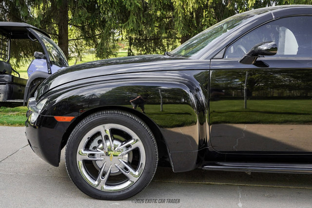 Used 2005 Chevrolet SSR w/ Preferred Equipment Group RWD image 4