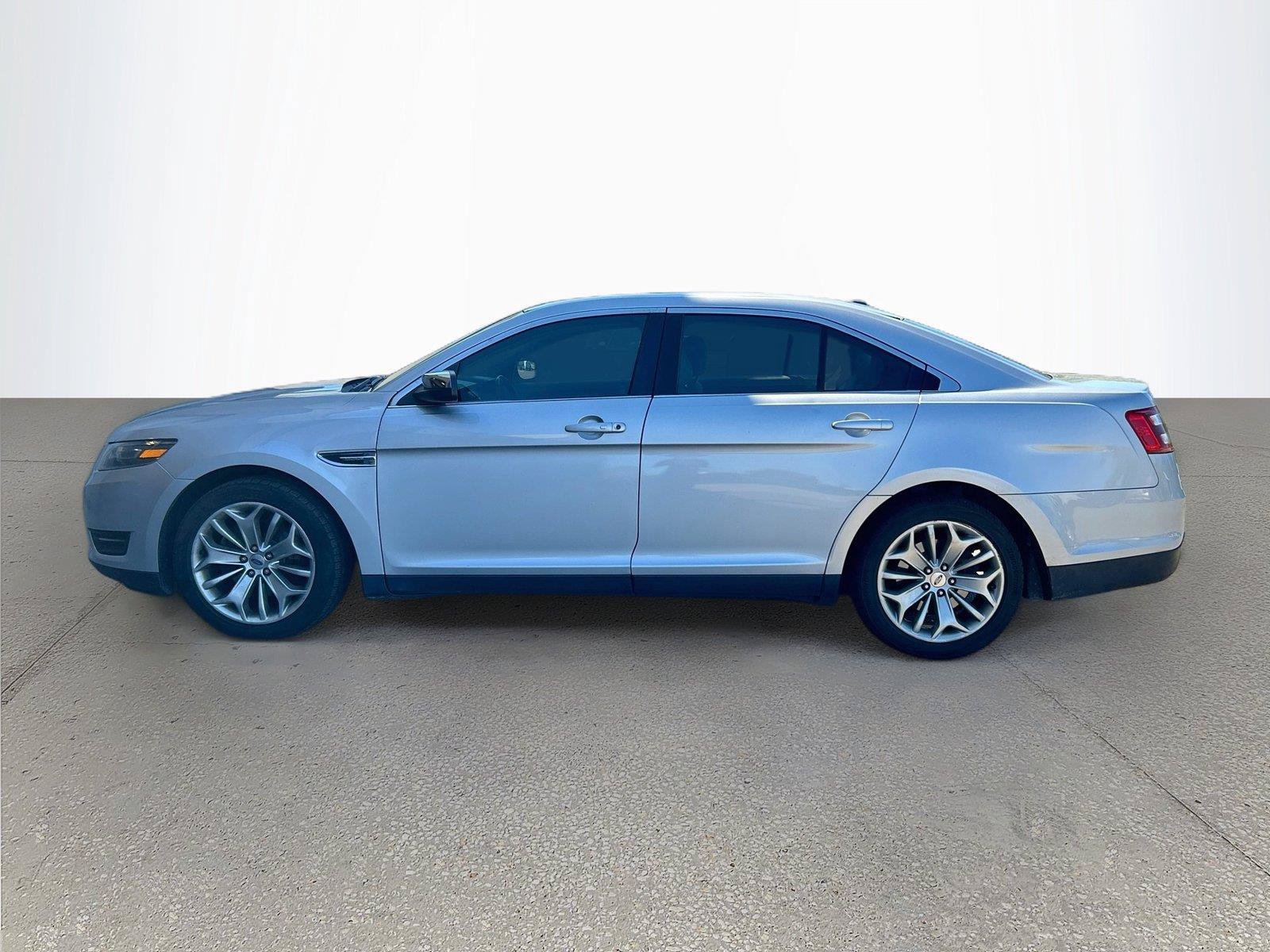 Used 2015 Ford Taurus Limited FWD image 7