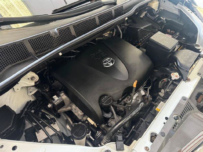 Used 2018 Toyota Sienna XLE Premium FWD image 18