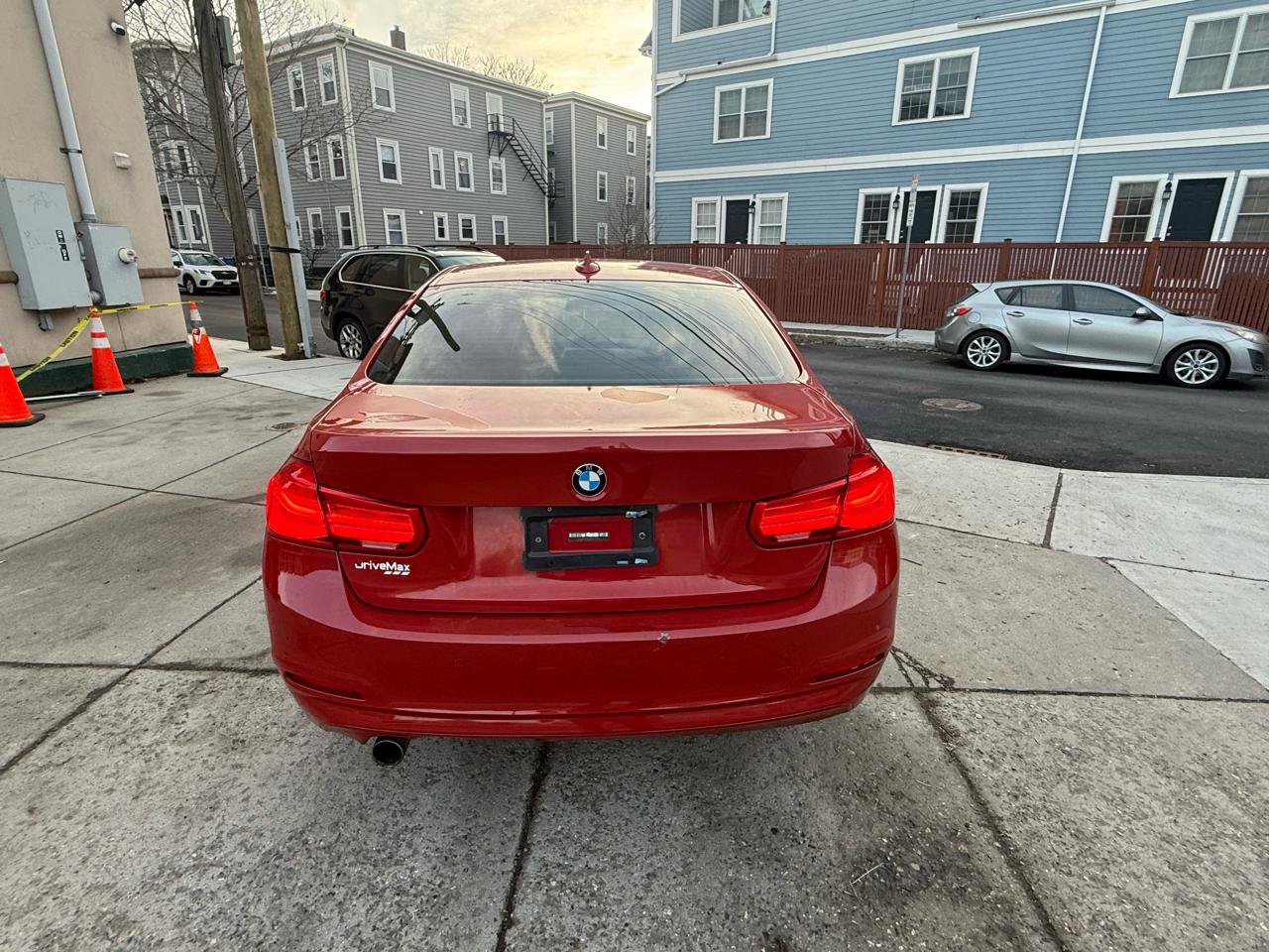 Used 2016 BMW 320i Sedan RWD image 4