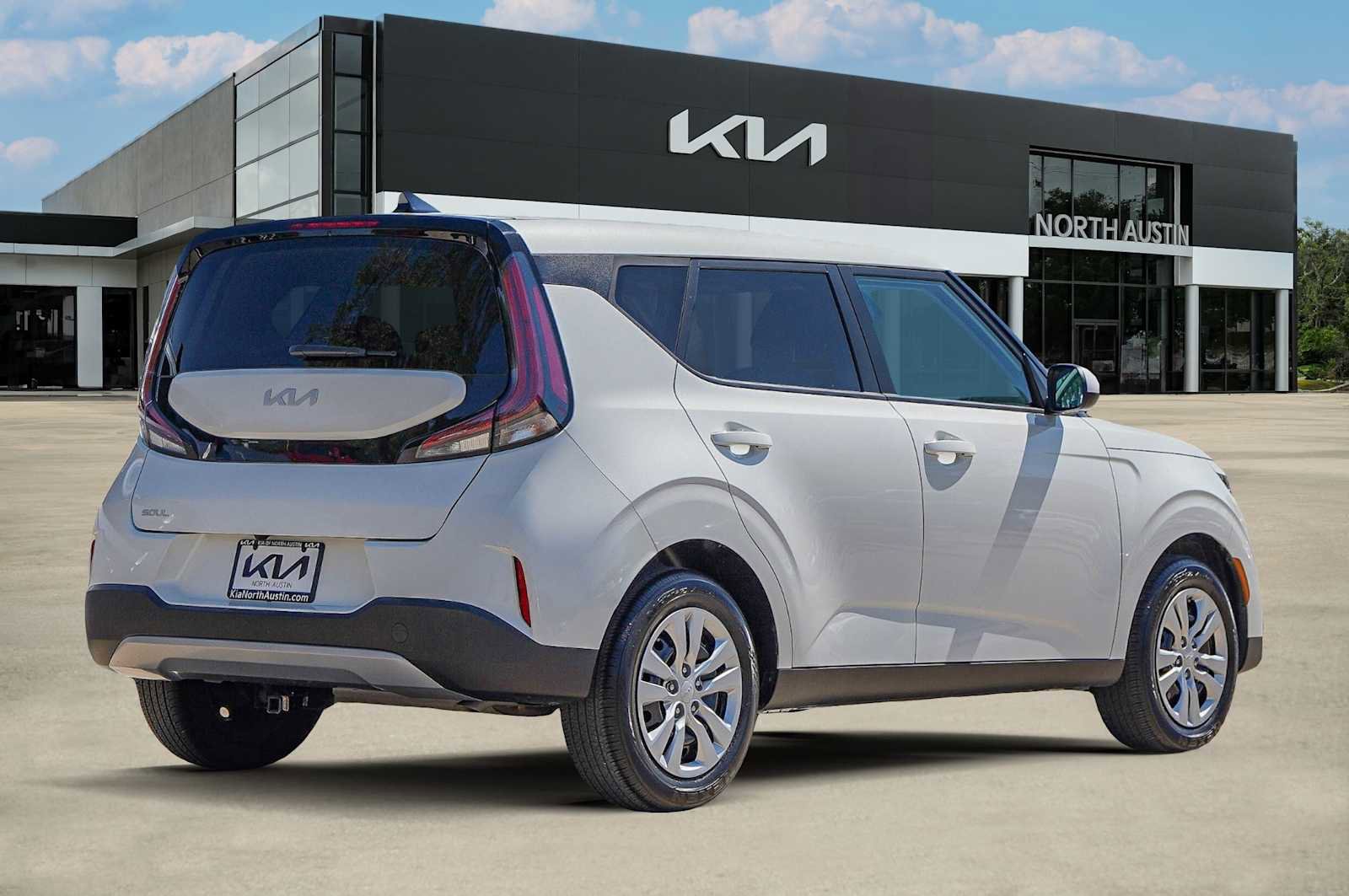 Used 2024 Kia Soul LX image 6