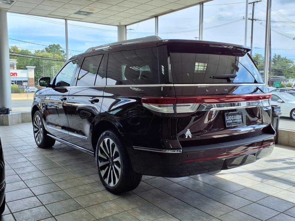 New 2024 Lincoln Navigator Reserve image 4