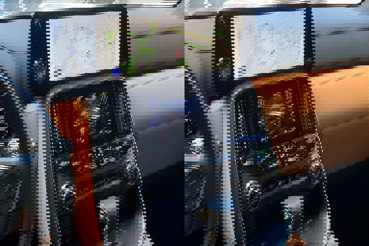 Used 2024 Lexus LX 600 4WD w/ Luxury Package image 7