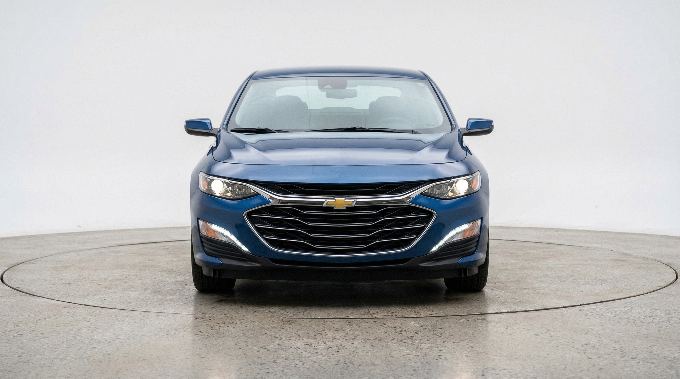 Used 2024 Chevrolet Malibu LT image 2