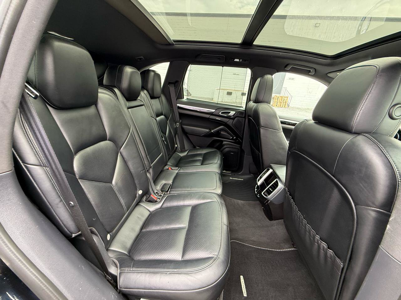 Used 2016 Porsche Cayenne S AWD/4WD image 27