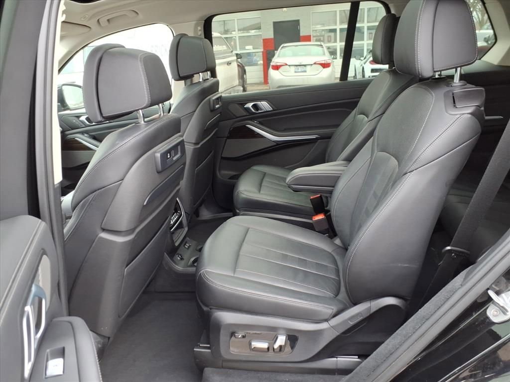Used 2020 BMW X7 xDrive40i w/ Cold Weather Package AWD/4WD image 12
