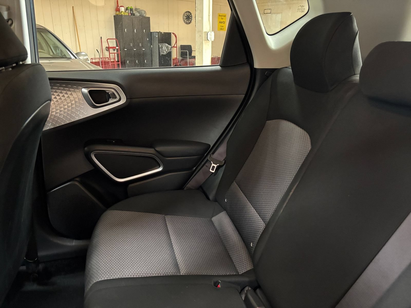 Used 2025 Kia Soul LX w/ LX Technology Package FWD image 37