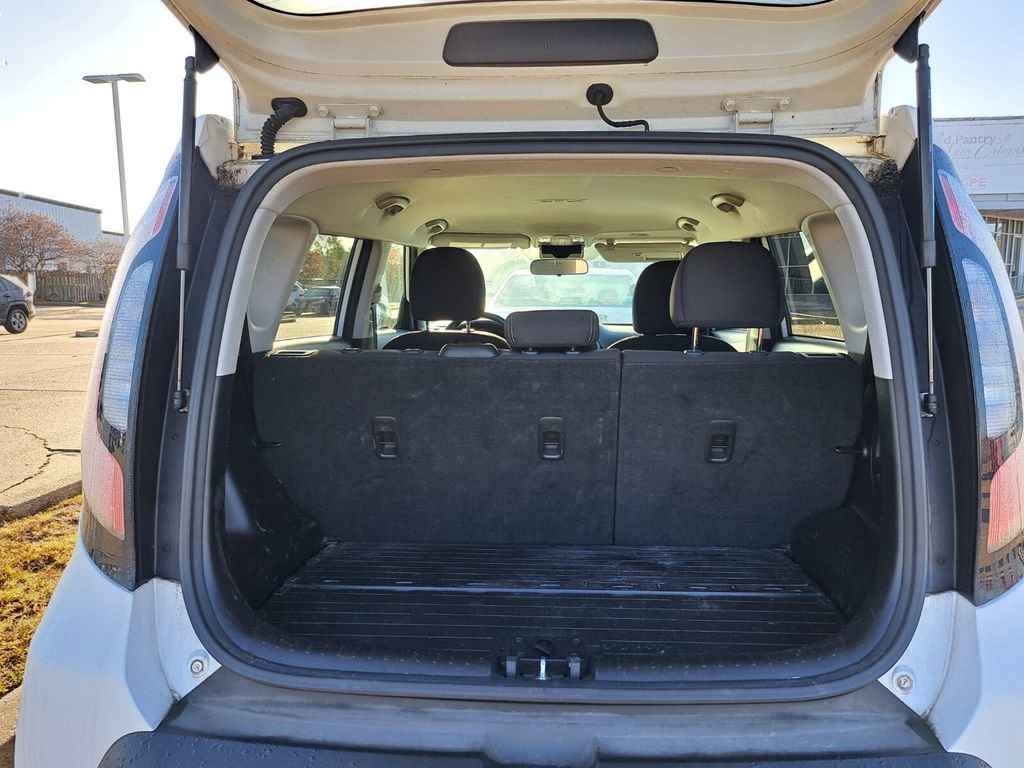 Used 2016 Kia Soul Base image 22