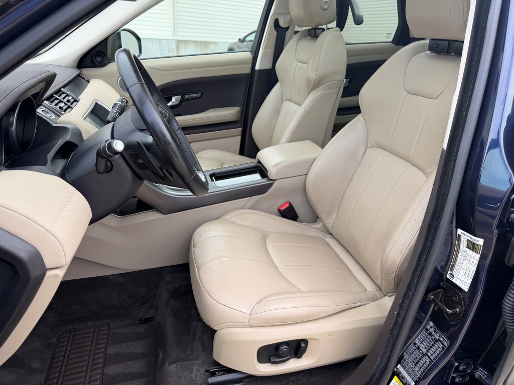 Used 2019 Land Rover Range Rover Evoque SE AWD/4WD image 12