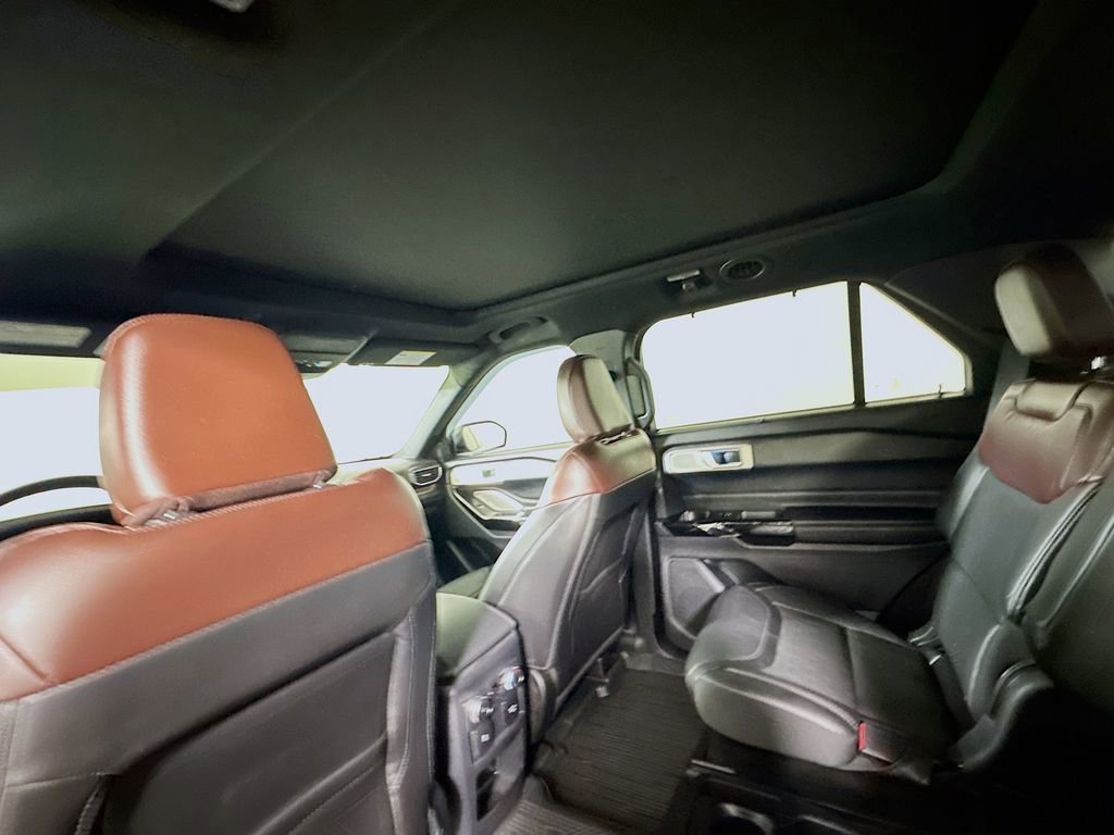 Used 2021 Ford Explorer Platinum w/ Equipment Group 601A image 13
