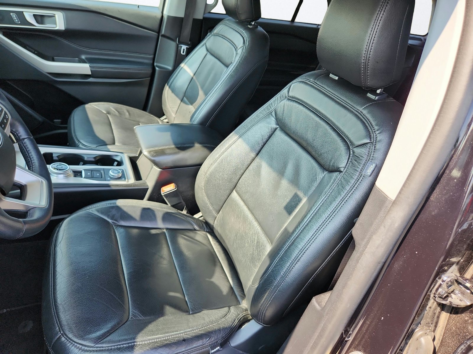 Used 2021 Ford Explorer XLT AWD/4WD image 12