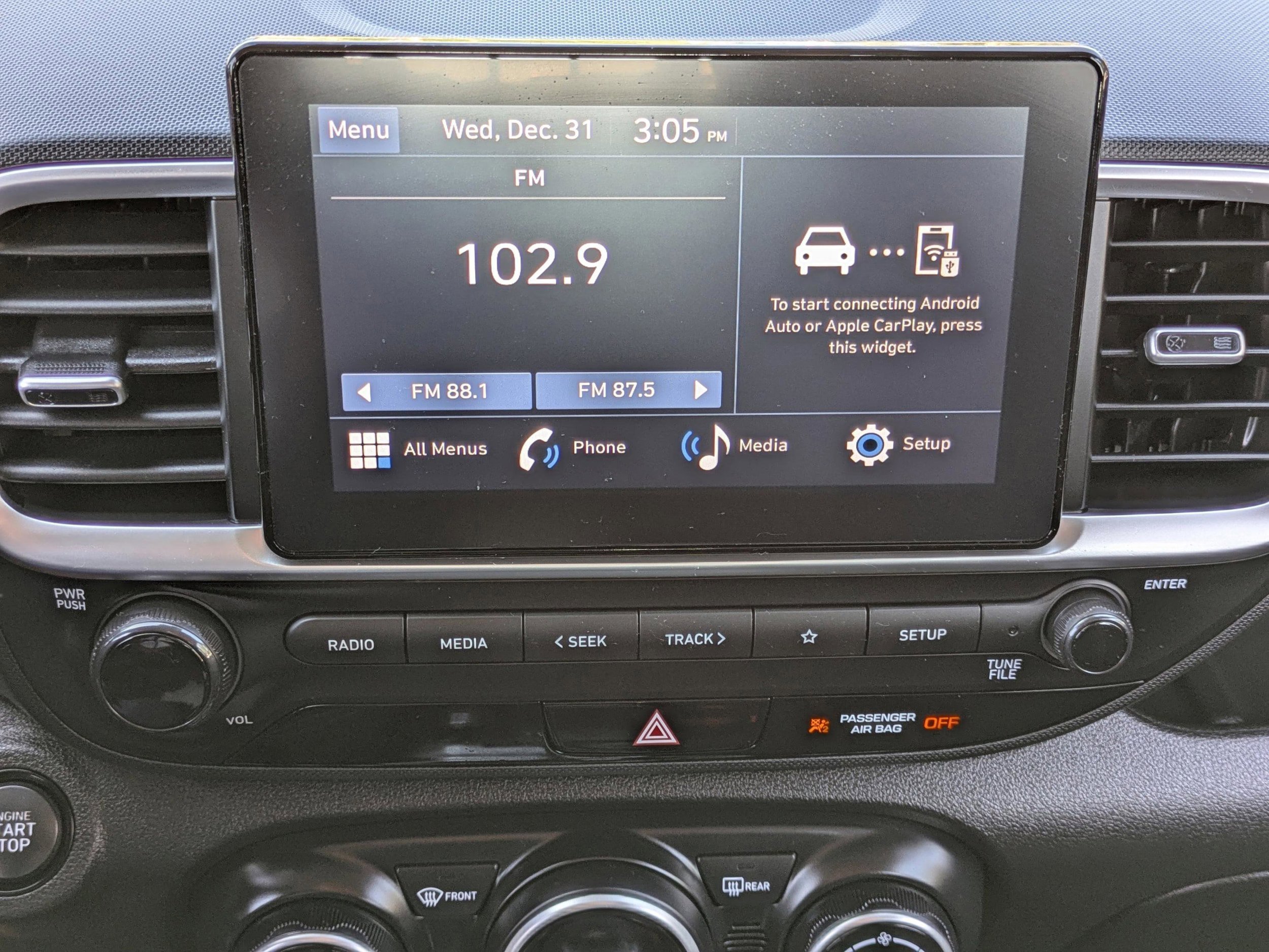 Used 2025 Hyundai Venue SEL FWD image 21