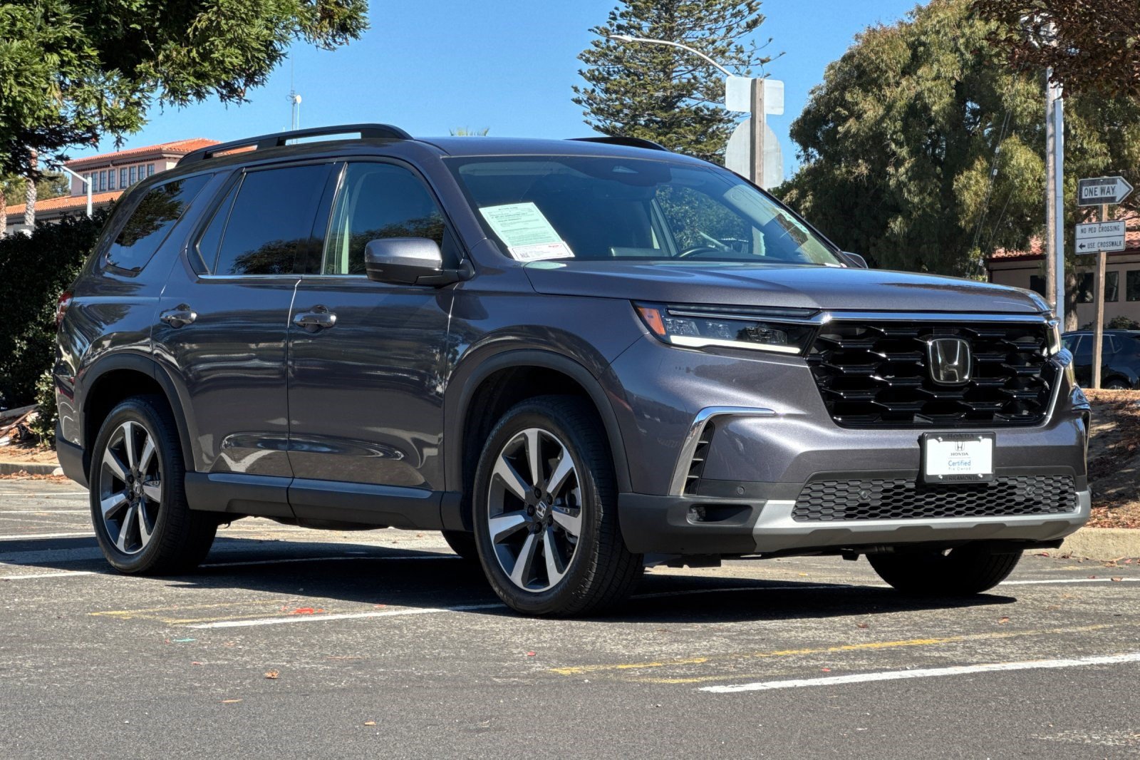 Used 2025 Honda Pilot Touring image 6