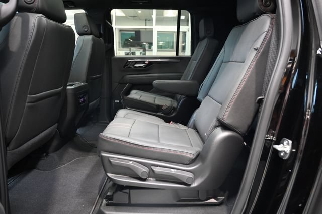 New 2026 Chevrolet Suburban RST w/ RST Capability Package AWD/4WD image 10