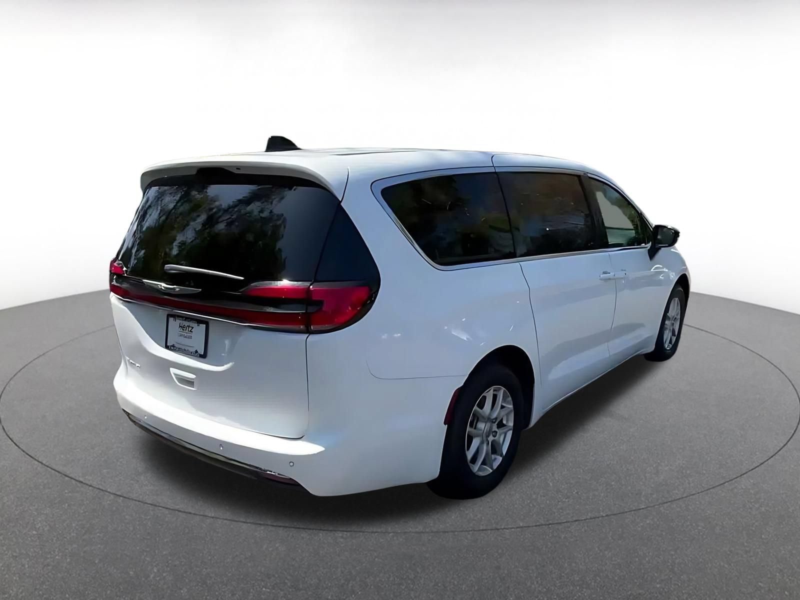 Used 2025 Chrysler Pacifica Select FWD image 14