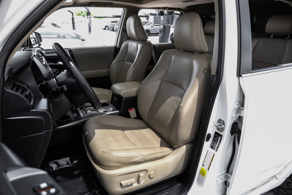 Used 2022 Toyota 4Runner Limited AWD/4WD image 34