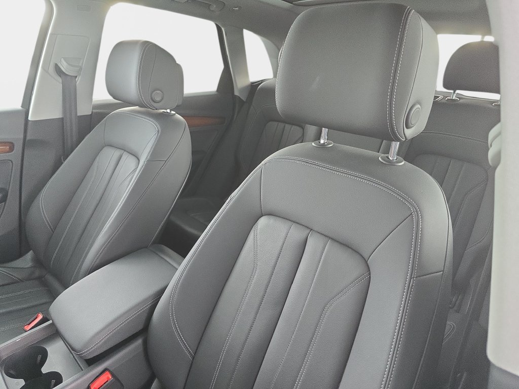 Used 2023 Audi Q5 2.0T Premium w/ Convenience Package AWD/4WD image 20