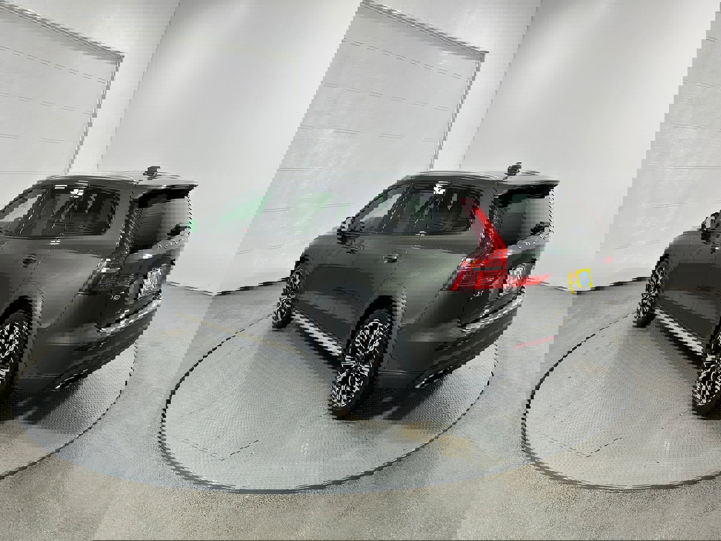 Used 2020 Volvo V60 T5 Cross Country image 20