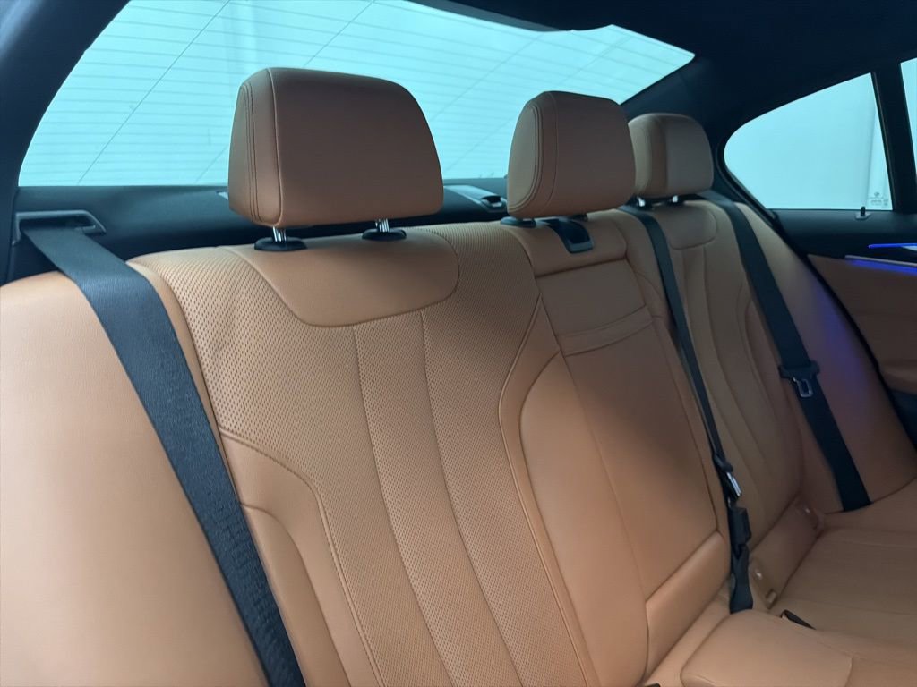 Used 2021 BMW 540i w/ Premium Package image 27