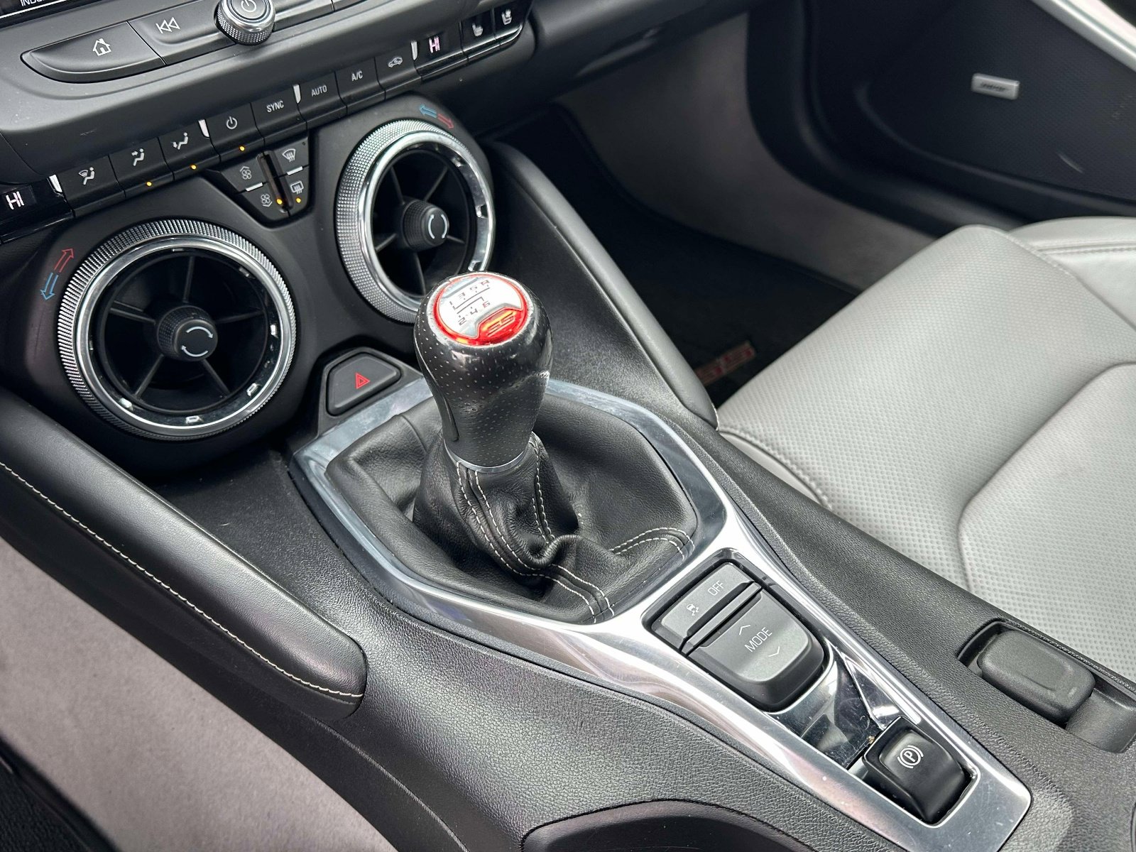 Used 2016 Chevrolet Camaro SS image 14