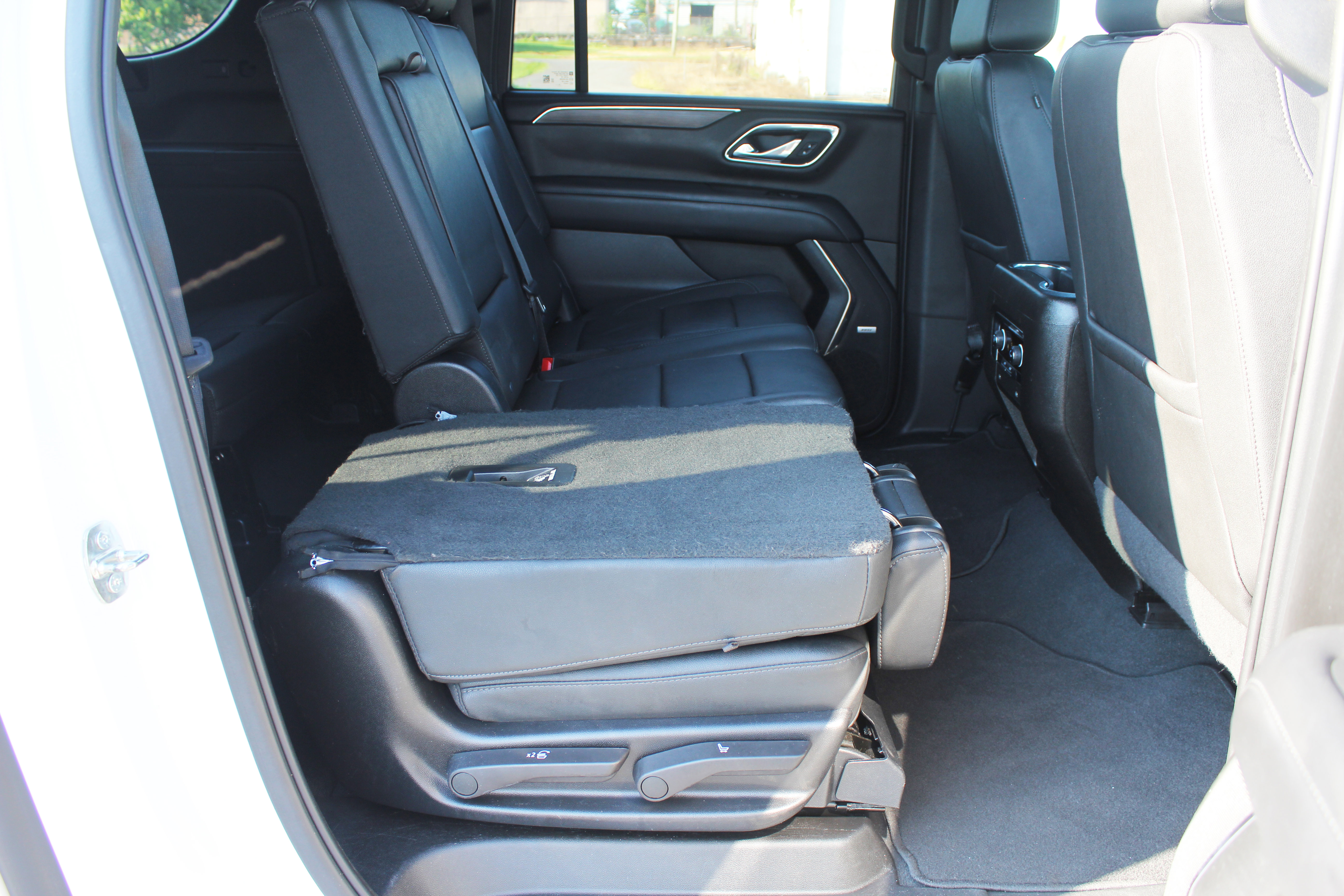 Used 2023 Chevrolet Suburban LT image 43