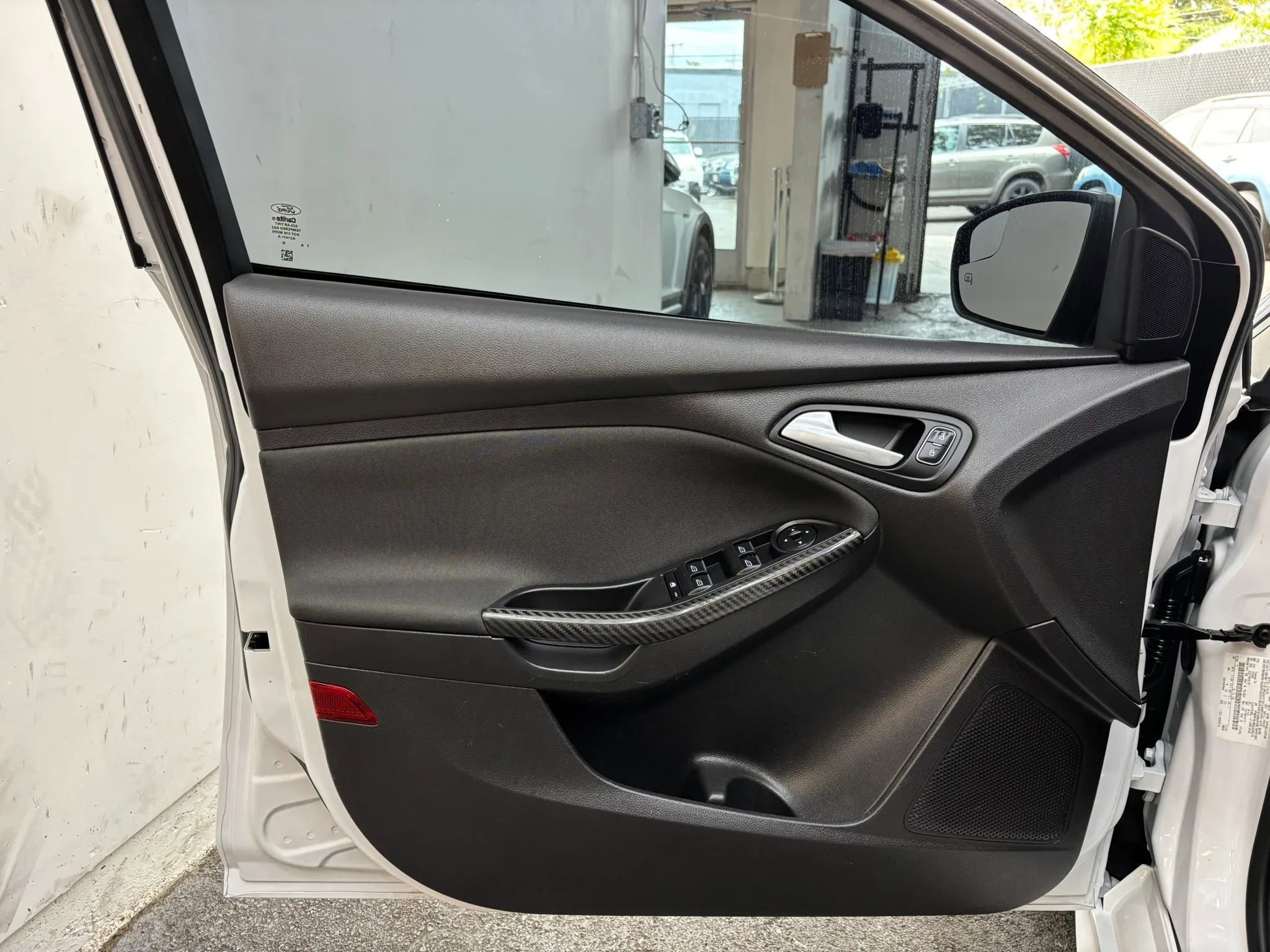 Used 2018 Ford Focus ST w/ Equipment Group 402A FWD image 23