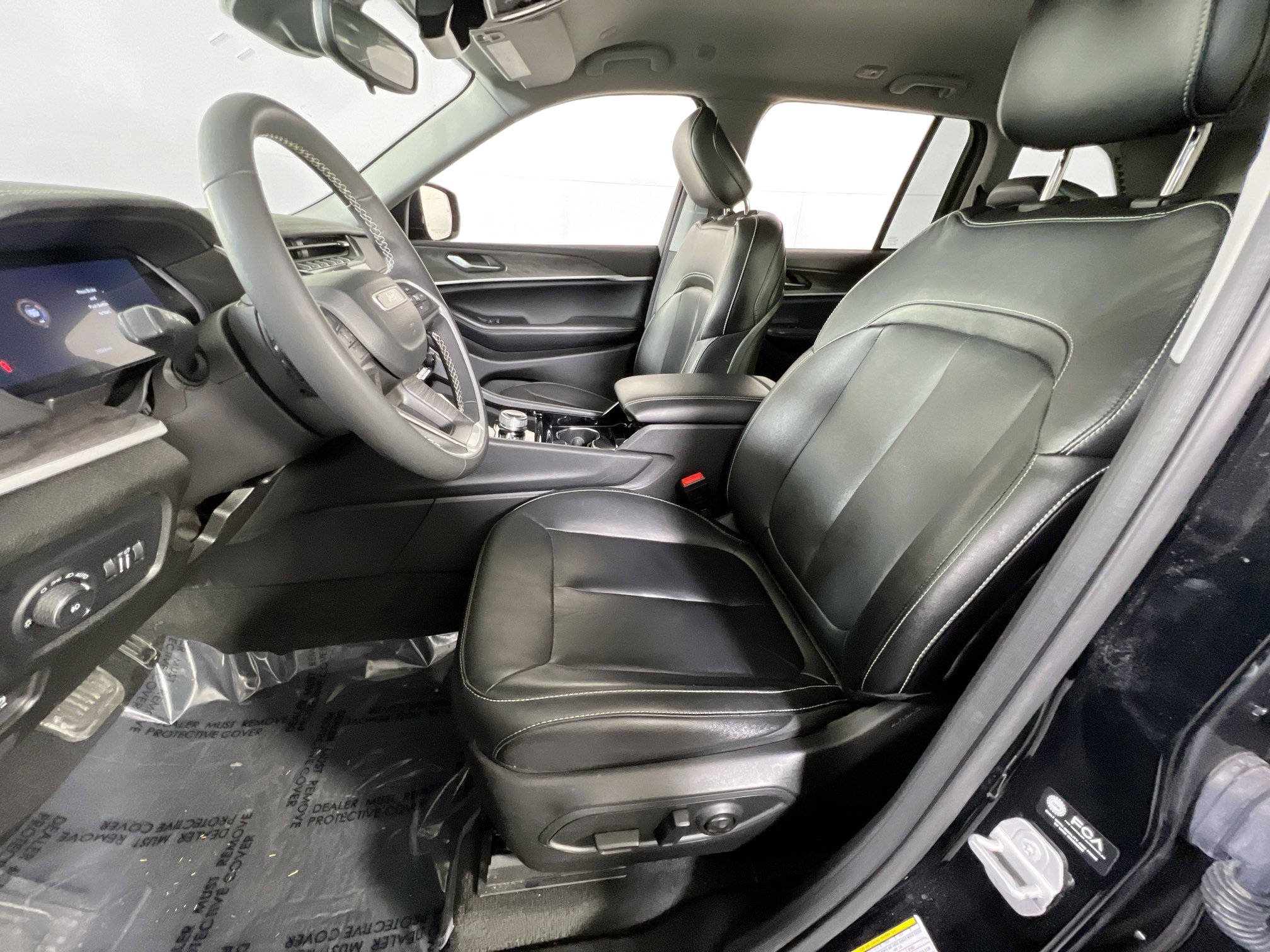 Used 2023 Jeep Grand Cherokee Limited w/ Black Appearance Package image 20