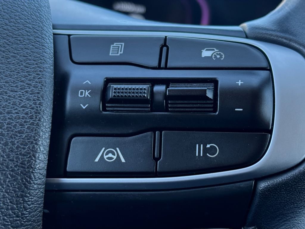 Used 2024 Kia Sportage EX image 15