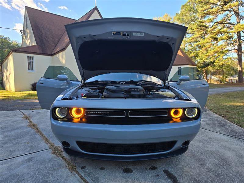 Used 2021 Dodge Challenger SXT image 33