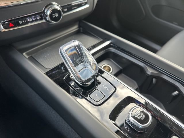 New 2026 Volvo XC60 B5 Plus w/ Climate Package image 14