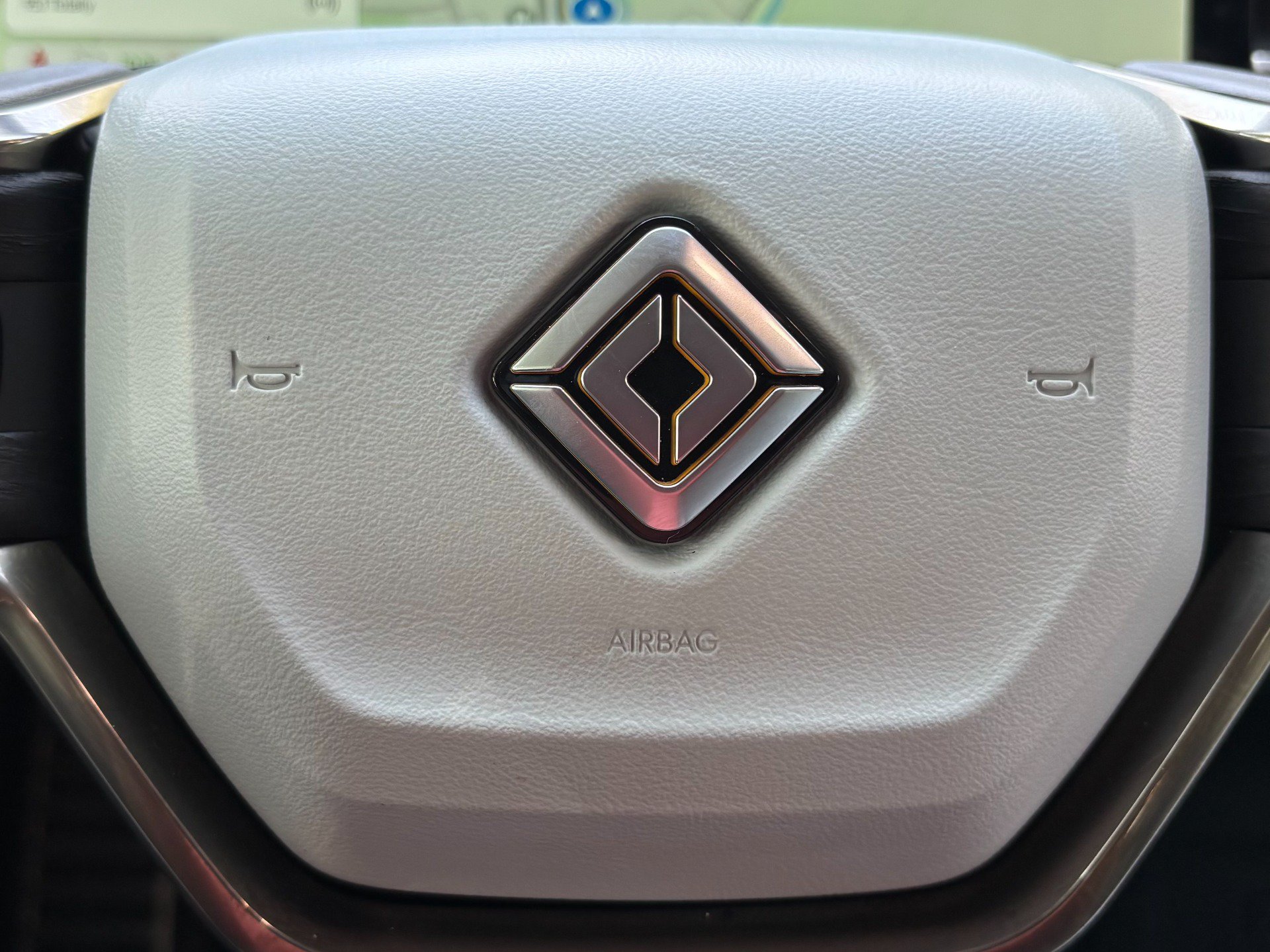 Used 2024 Rivian R1S Adventure Dual AWD/4WD image 39