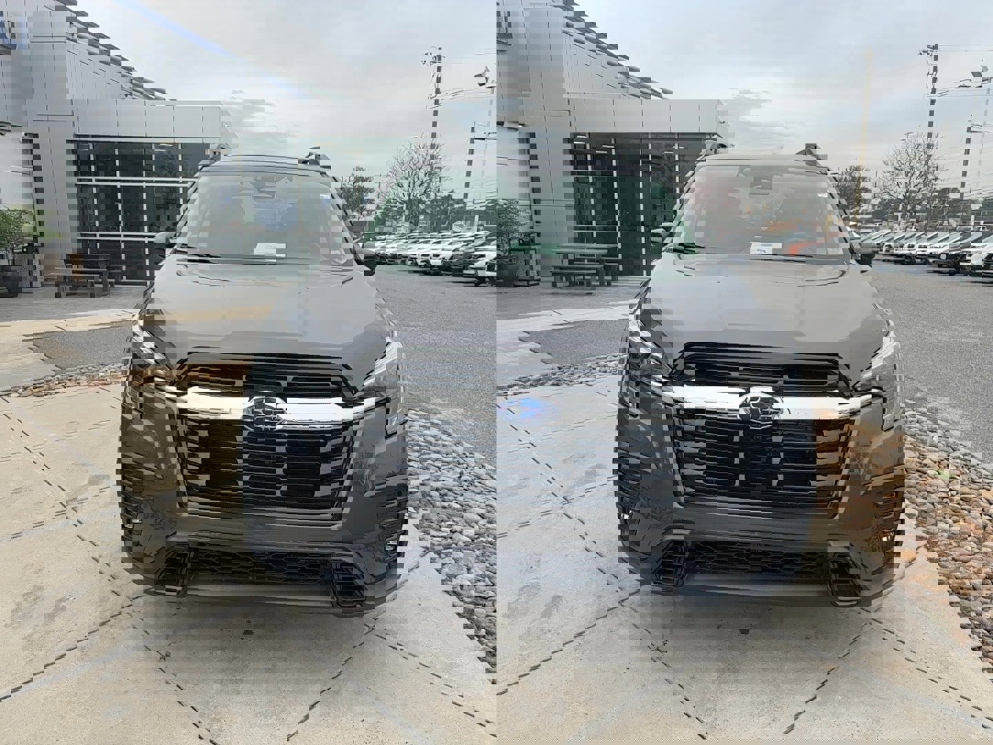 Certified 2025 Subaru Ascent Limited w/ Popular Package #2 image 3