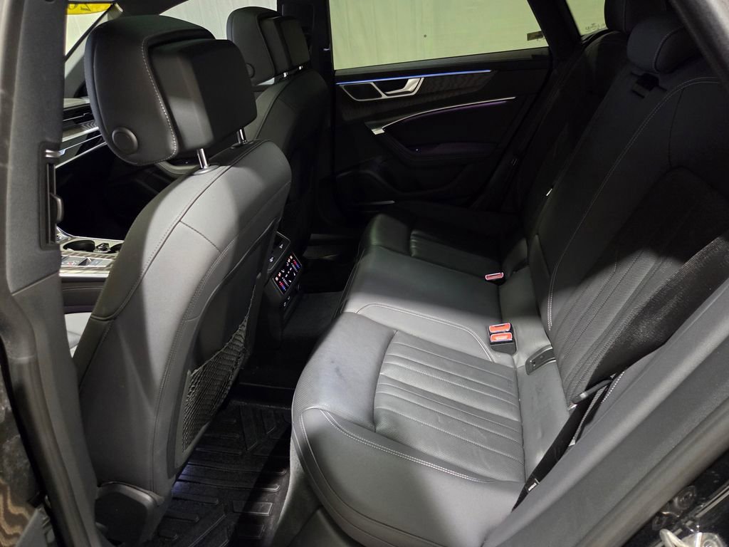 Used 2021 Audi A7 e Prestige w/ Prestige Package image 11