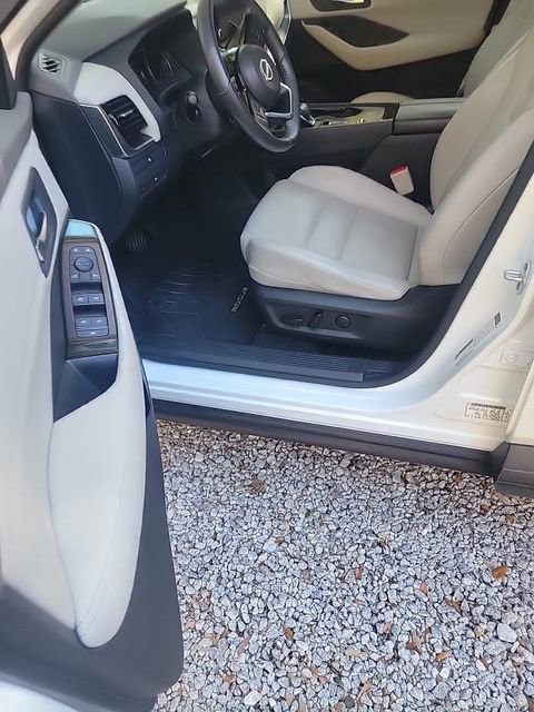 Used 2023 Nissan Rogue SV w/ SV Premium Package image 3