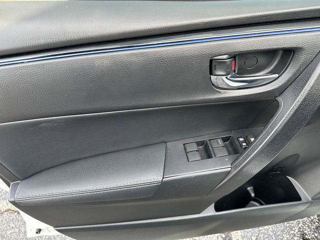 Used 2019 Toyota Corolla L image 9