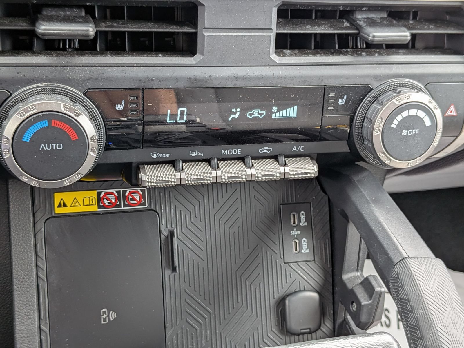 Used 2024 Toyota Tacoma SR5 AWD/4WD image 24