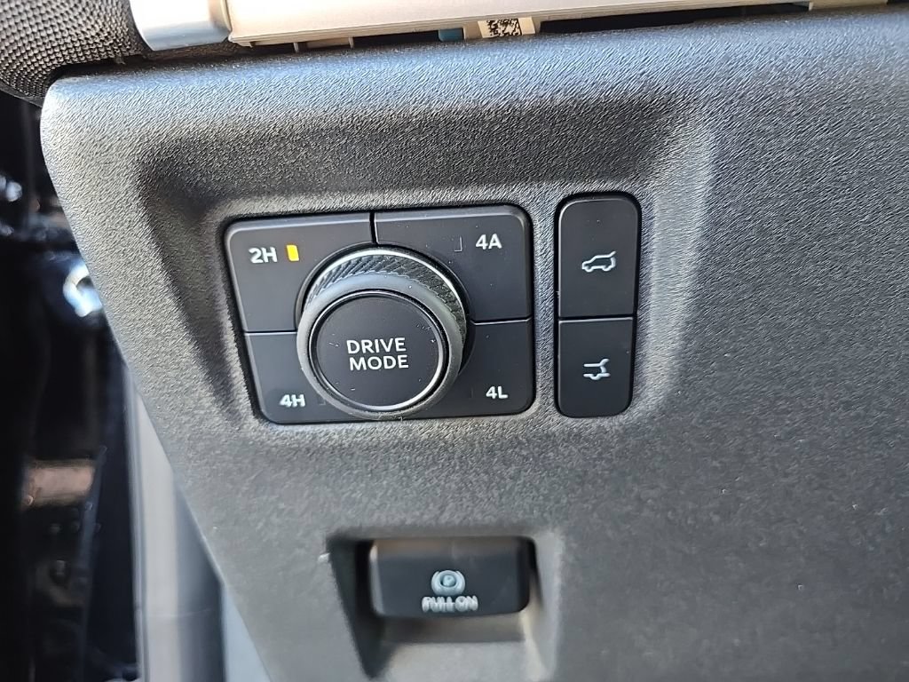 Used 2025 Ford Expedition Max Active AWD/4WD image 18