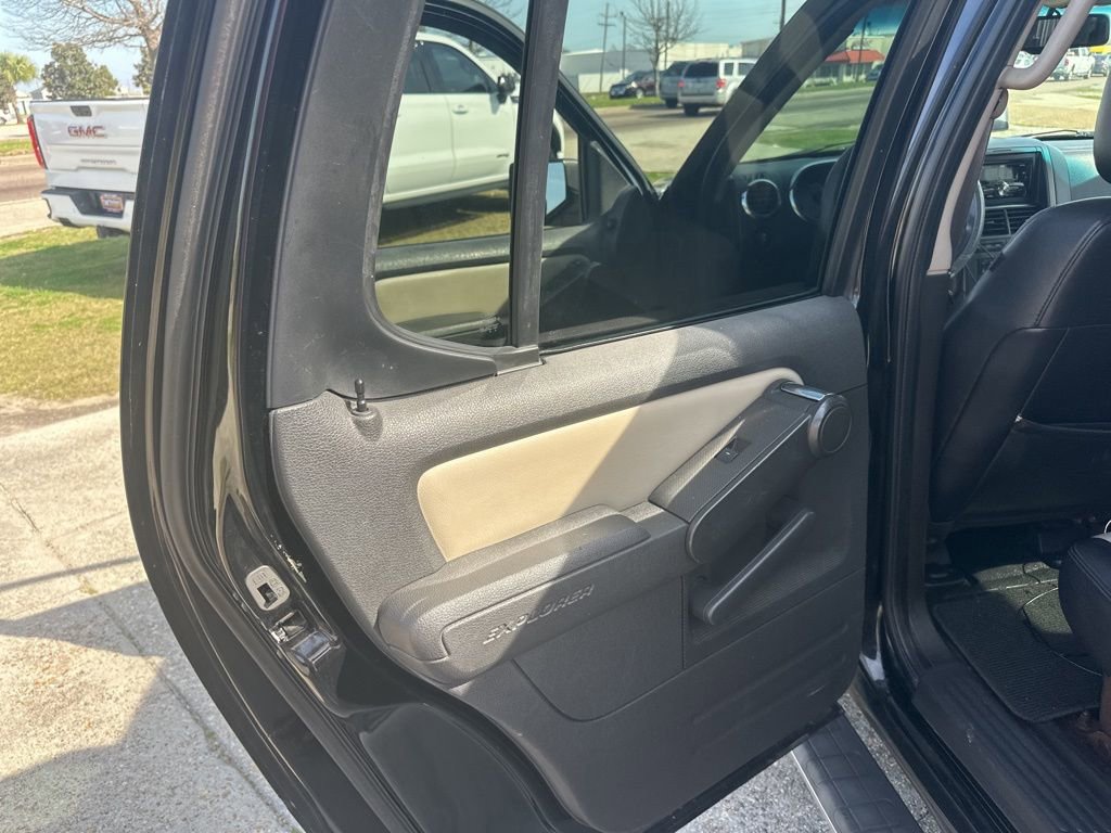 Used 2007 Ford Explorer Sport Trac Limited image 9