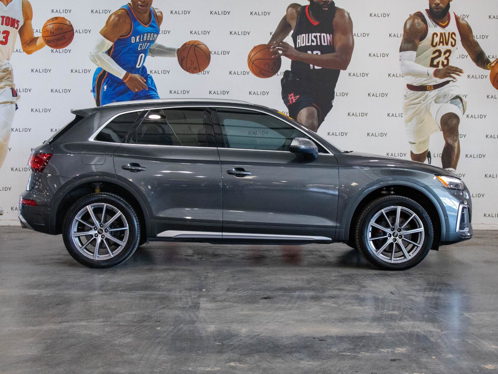 Used 2023 Audi SQ5 Prestige w/ Prestige Package image 19