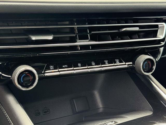 New 2026 Chevrolet Traverse LT w/ Sun and Wheel Package FWD image 30