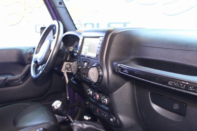 Used 2017 Jeep Wrangler Unlimited Sahara image 10