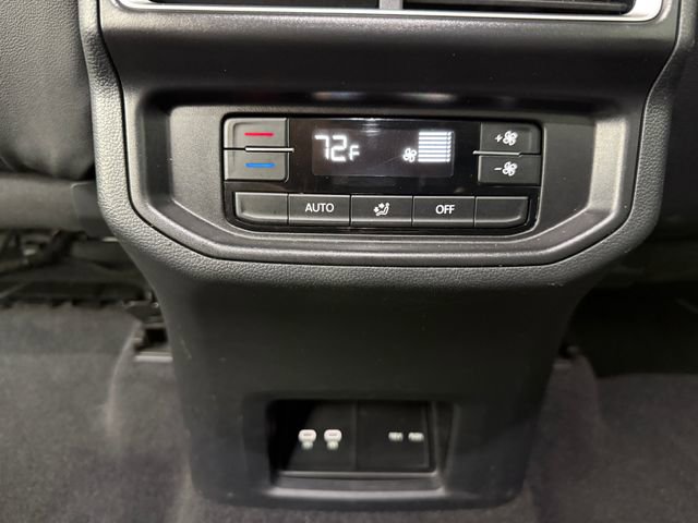Used 2025 Volkswagen Atlas SE FWD image 32