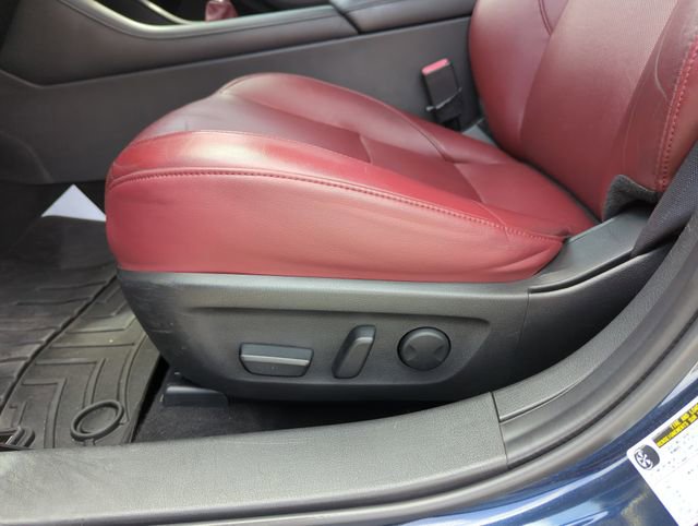 Used 2019 MAZDA MAZDA3 Hatchback w/ Premium Package image 12