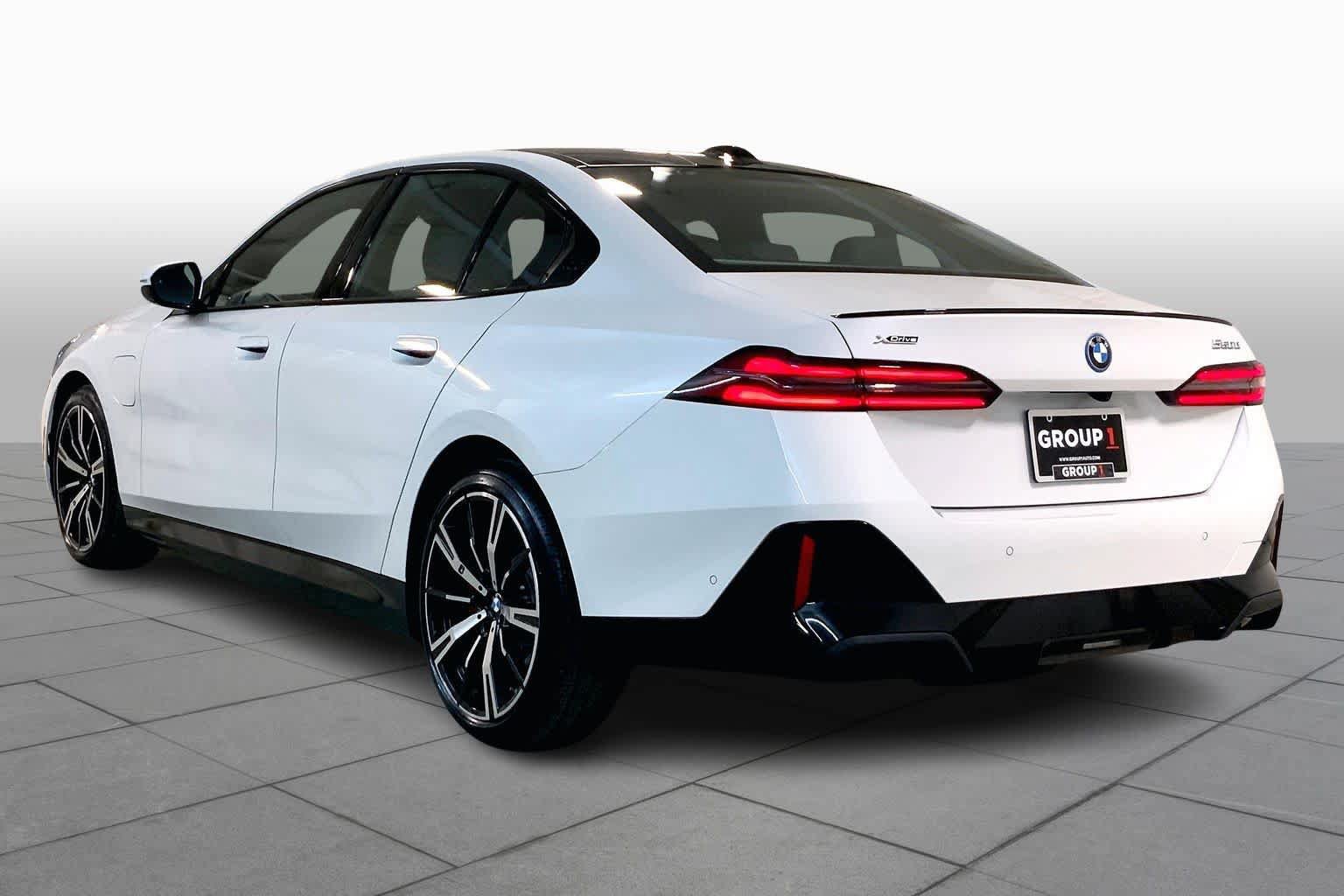 New 2026 BMW 550e xDrive w/ Executive Package AWD/4WD image 12
