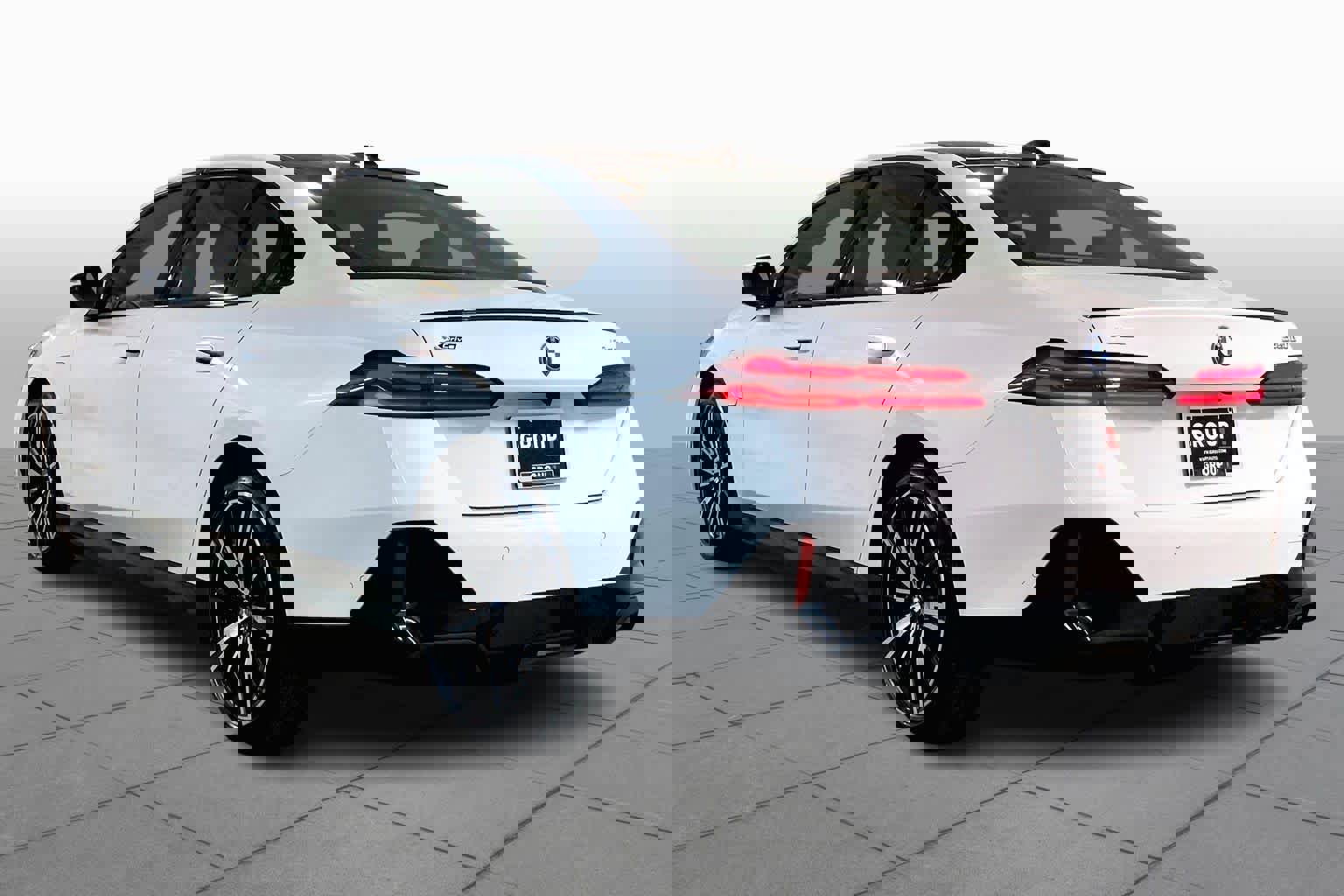 New 2026 BMW 550e xDrive w/ Executive Package AWD/4WD image 12