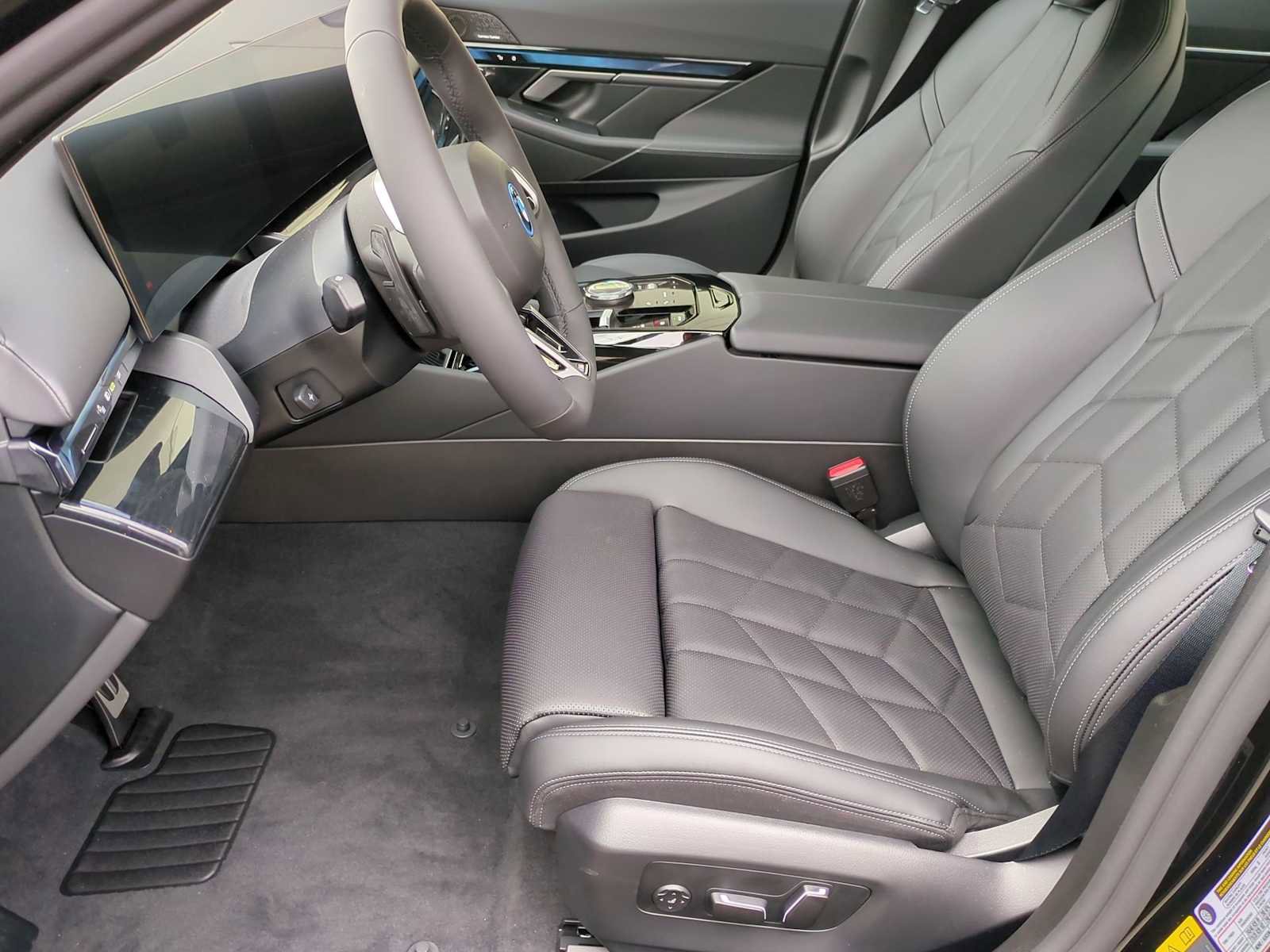 Certified 2025 BMW i5 xDrive40 w/ M Sport Package image 17