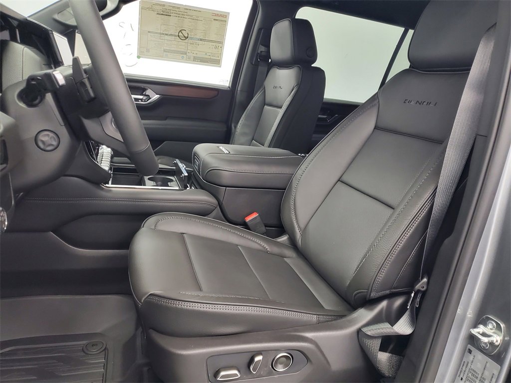 New 2026 GMC Yukon XL Denali w/ LPO, Floor Liner Package image 6